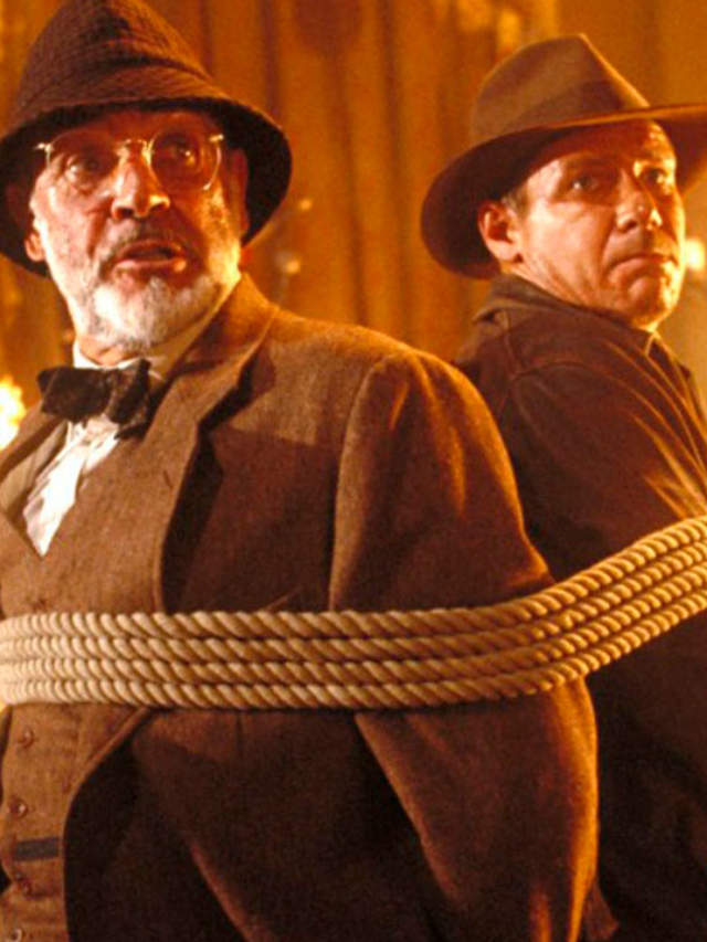Todas as vezes que Indiana Jones referenciou 007
