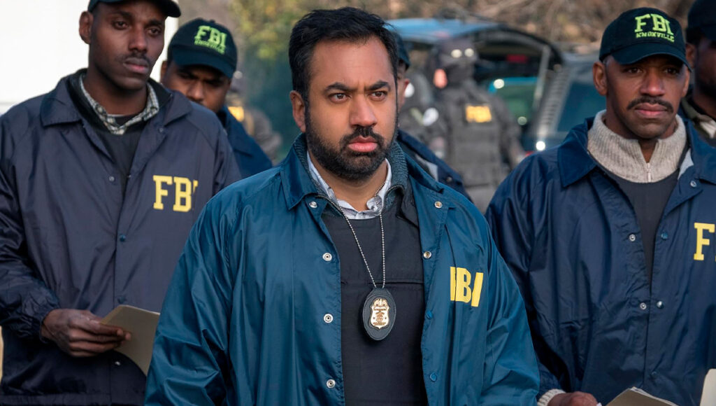 Kal Penn como um policial do FBI investigando