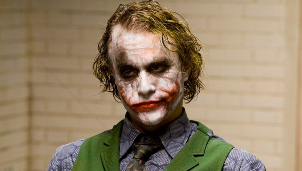 Heath Ledger como o personagem Coringa