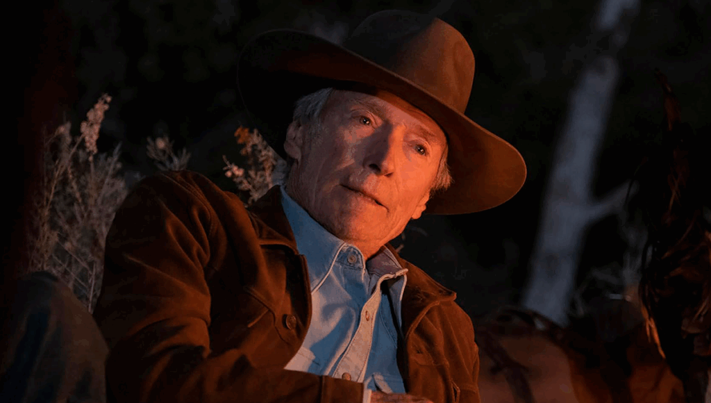 O ator Clint Eastwood em Cry Macho