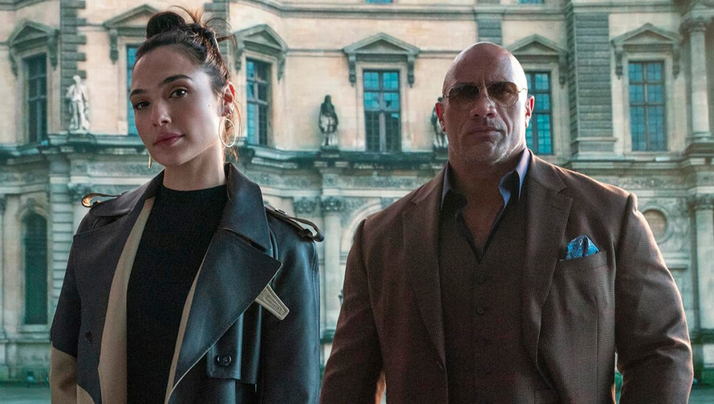 Os atores Dwayne Johnson e Gal Gadot em Alerta Vermelho